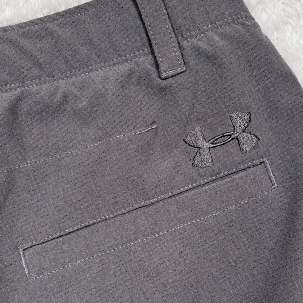 Under Armour Golf Shorts Mens 32 (FIT 30) Gray HeatGear Loose Fit Performance